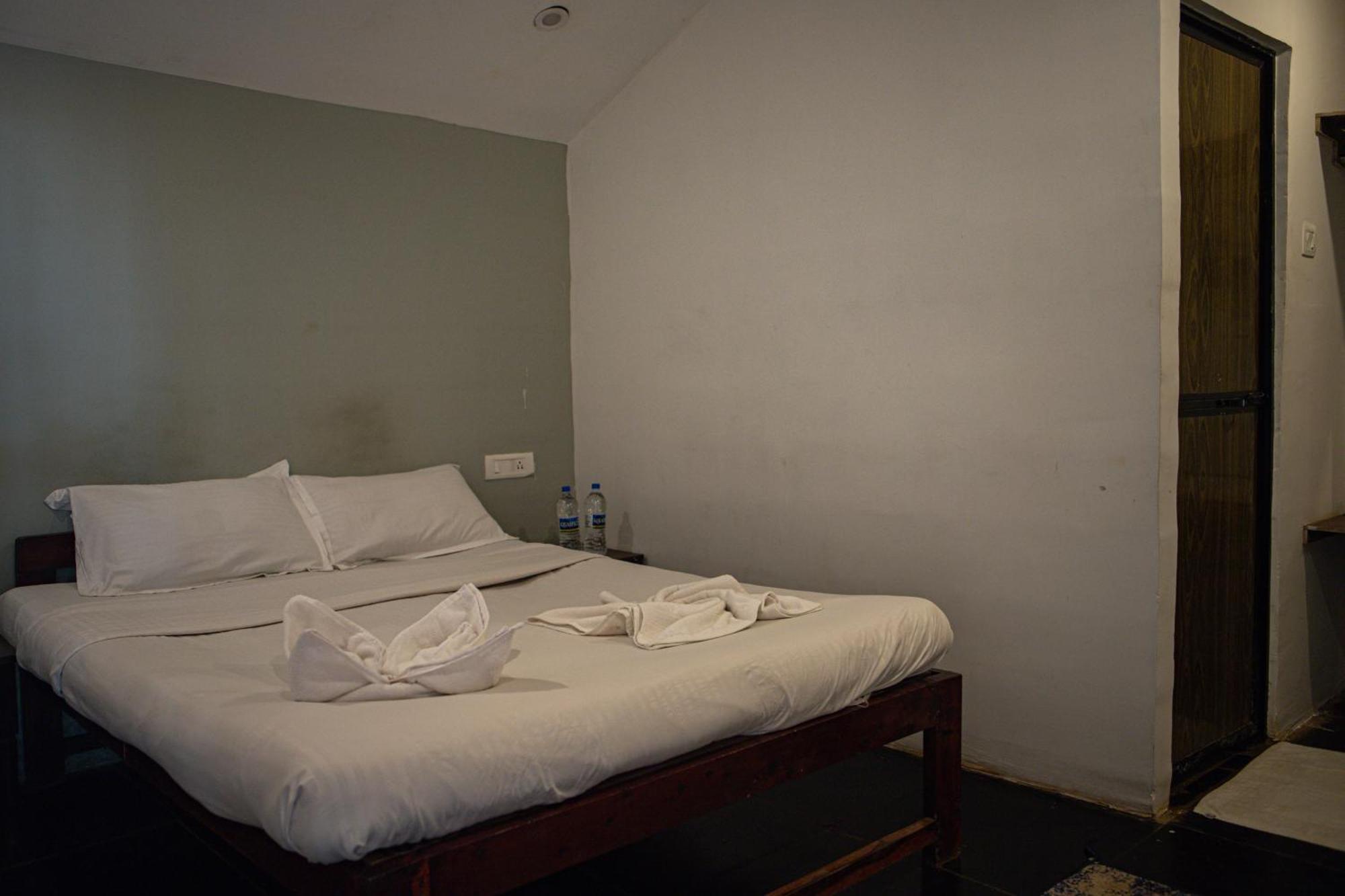 12 Monks - Beachside Hostel Arambol Eksteriør billede