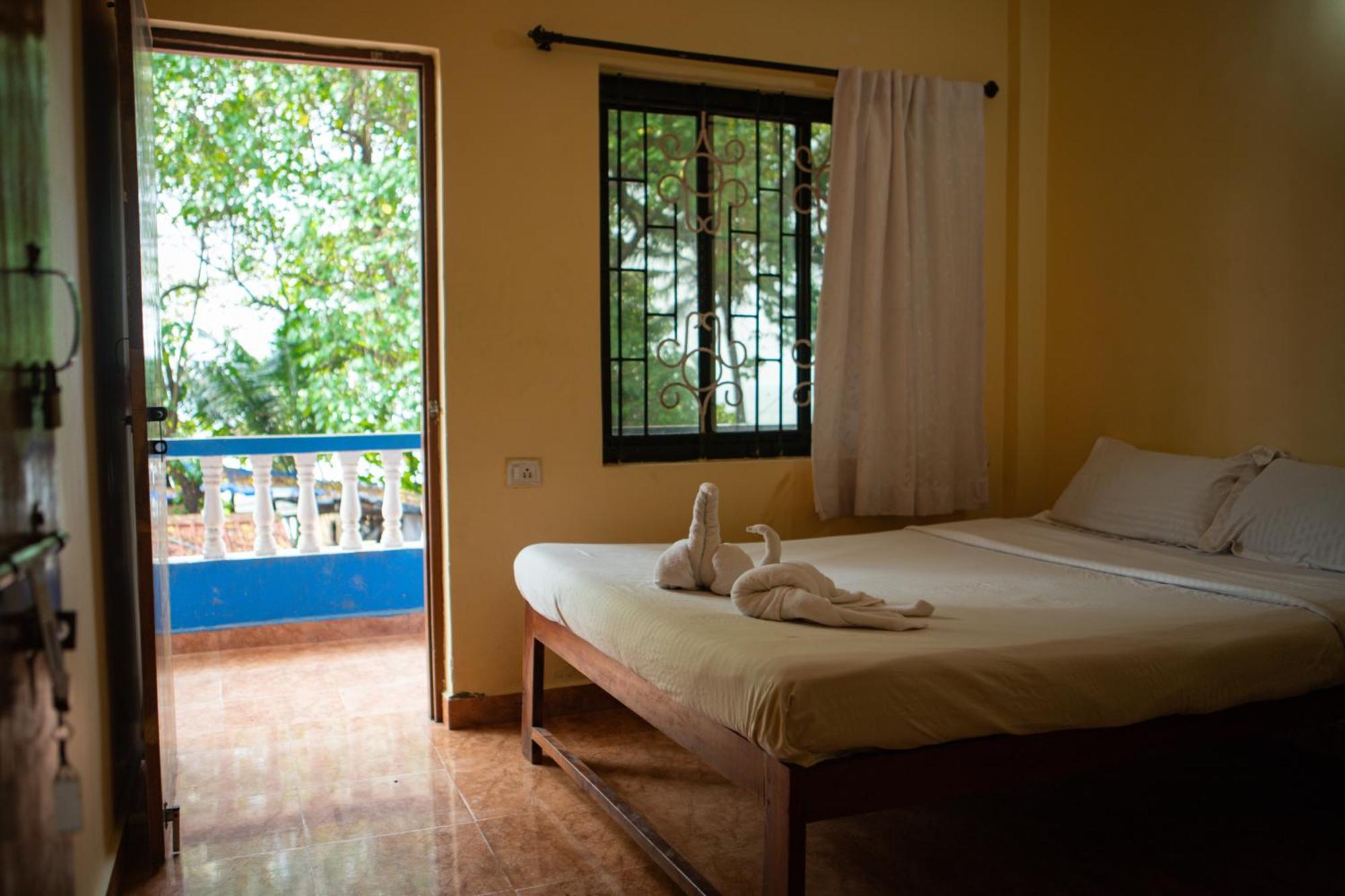 12 Monks - Beachside Hostel Arambol Eksteriør billede