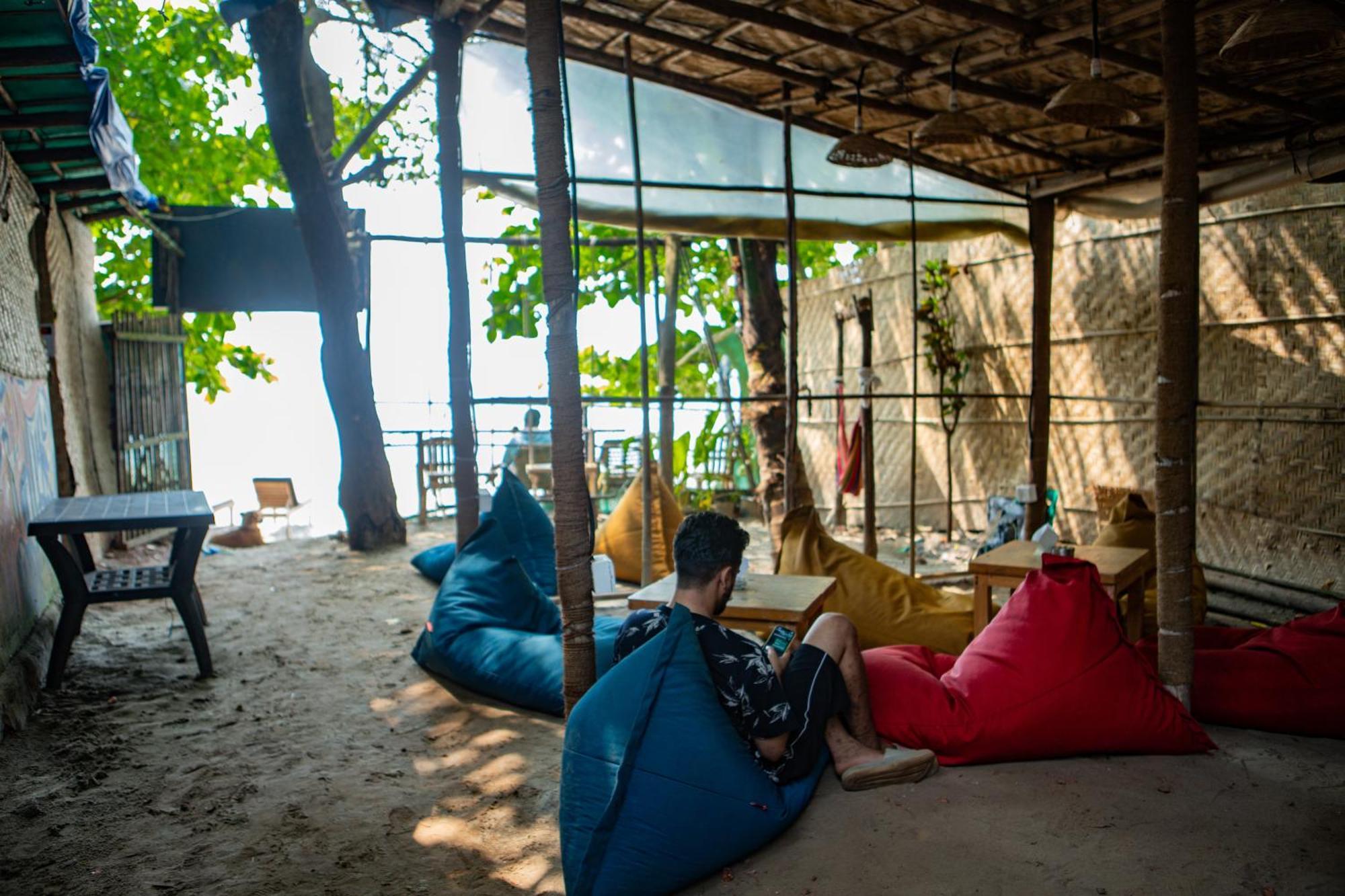 12 Monks - Beachside Hostel Arambol Eksteriør billede